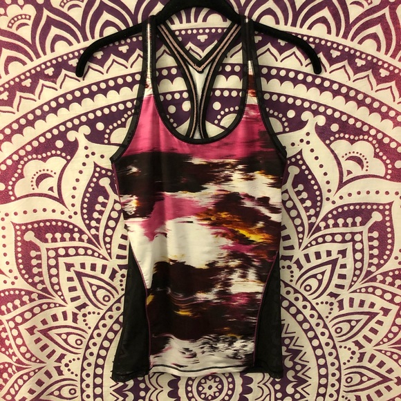Lululemon Mesh Trim Tank - Picture 3 of 7
